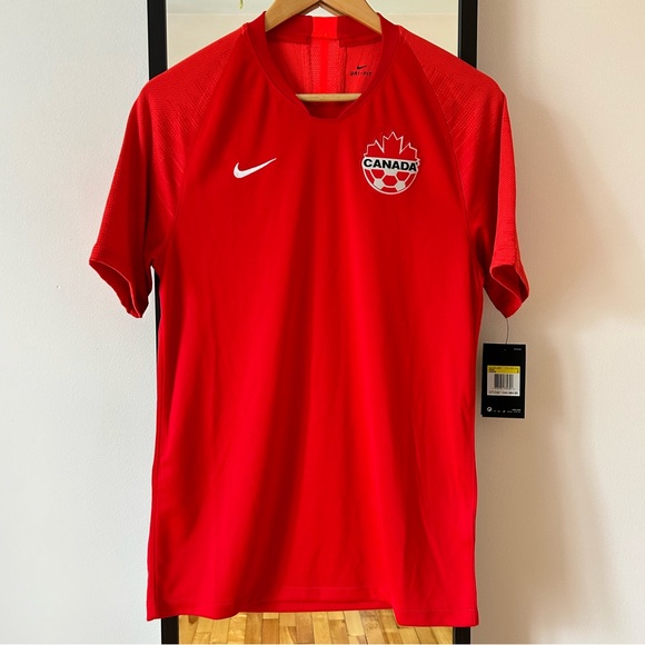 NWT Vintage 2019 Canada with tag.   Nike soccer red home jersey shirt Dri Fit - Picture 2 of 16